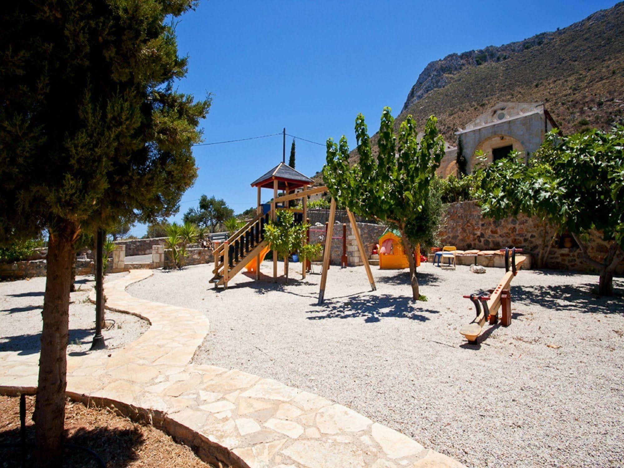Villa Apollo - Saint George'S Retreat Village Kokkino Chorio Bagian luar foto